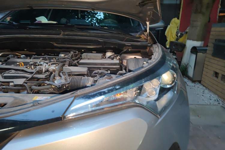 Used Toyota IZOA 2018 2.0L Yichi Version China VI Standard Engine Bay Left