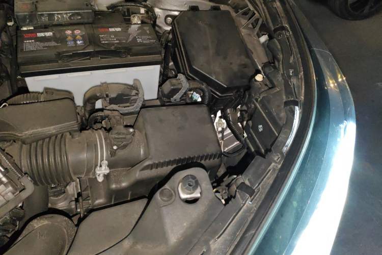 Used Toyota IZOA 2018 2.0L Yichi Version China VI Standard Engine Bay Left