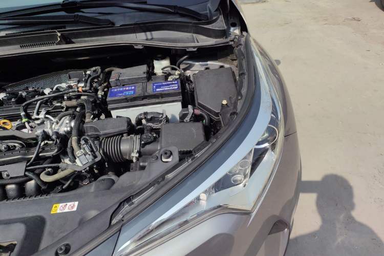 Used Toyota IZOA 2018 2.0L Yichi Version China VI Standard Engine Bay Left