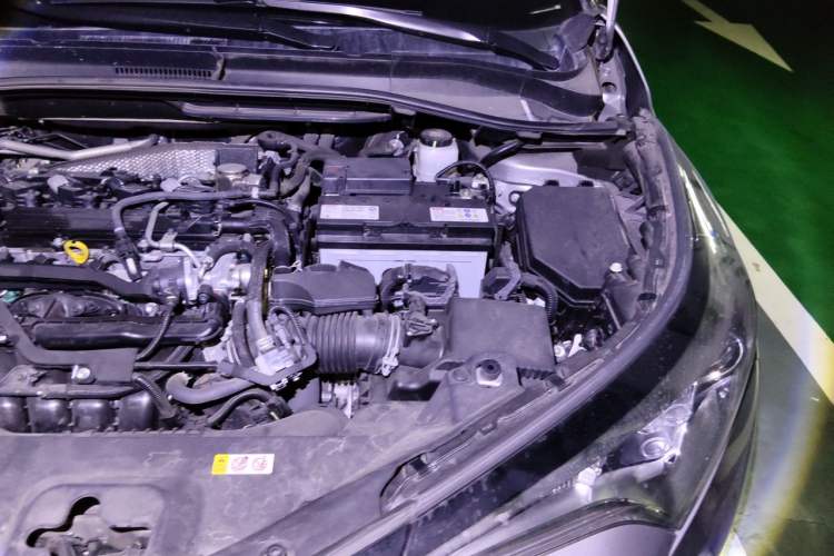 Used Toyota IZOA 2018 2.0L Yichi Edition China V Standard Engine Bay Left