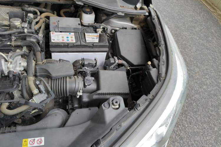 Used Toyota IZOA 2018 2.0L Yichi Edition China V Standard Engine Bay Left
