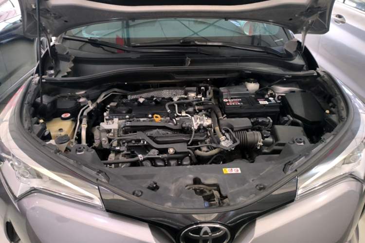 Used Toyota IZOA 2018 2.0L Yidong Version China V Standard Engine Bay