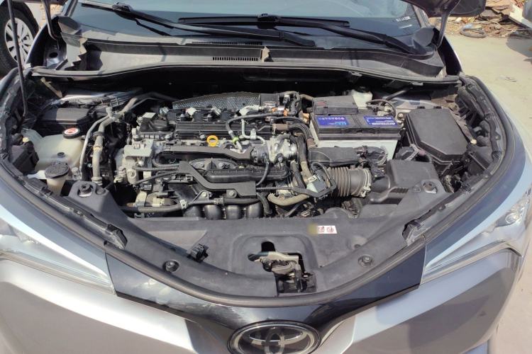 Used Toyota IZOA 2018 2.0L Yichi Version China VI Standard Engine Bay