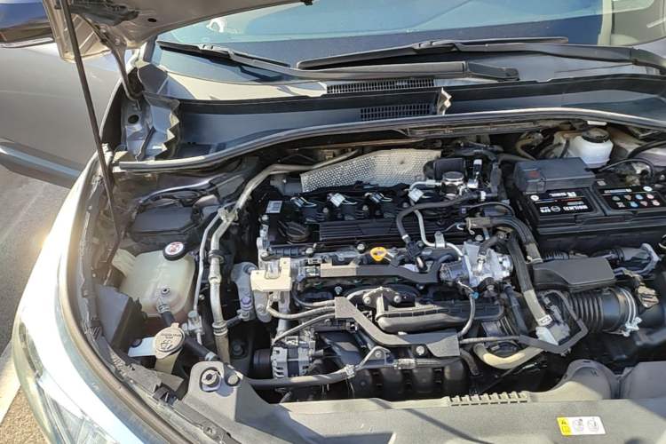 Used Toyota IZOA 2018 2.0L Yixuan Sunroof Version China V Standard Engine Bay Right