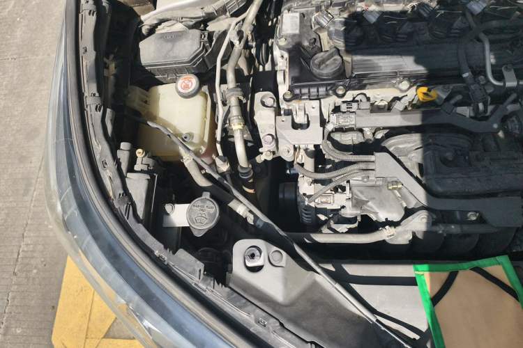 Used Toyota IZOA 2018 2.0L Yichi Version China VI Standard Engine Bay Right