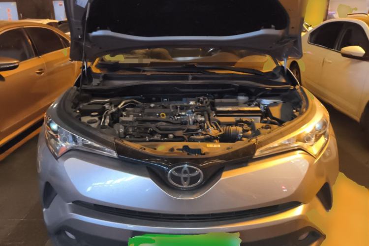 Used Toyota IZOA 2018 2.0L Yichi Version China VI Standard Engine Bay