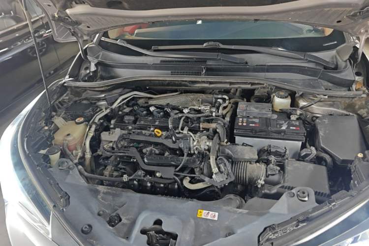 Used Toyota IZOA 2018 2.0L Yichi Edition China V Standard Engine Bay