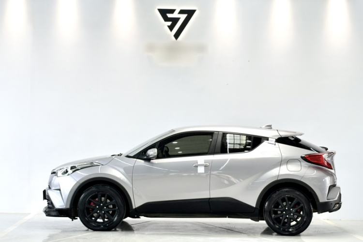 Used Toyota IZOA 2018 2.0L Yidong Version China V Standard Exterior 5