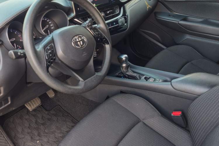 Used Toyota IZOA 2018 2.0L Yidong Version China V Standard Exterior 6
