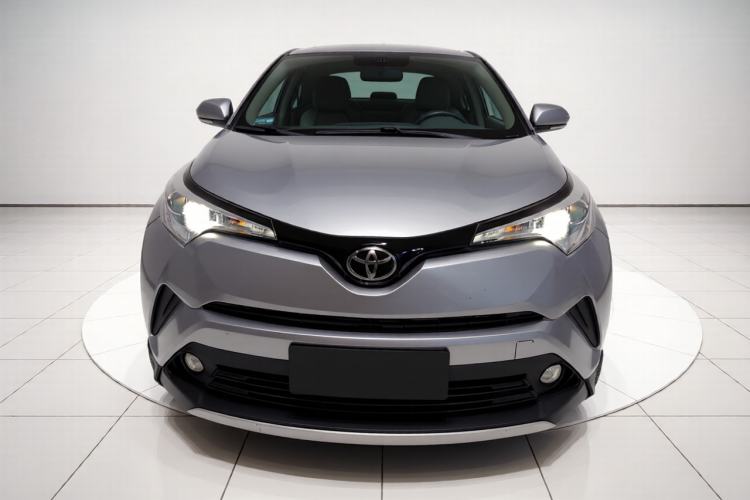 Used Toyota IZOA 2018 2.0L Yichi Version China VI Standard Front