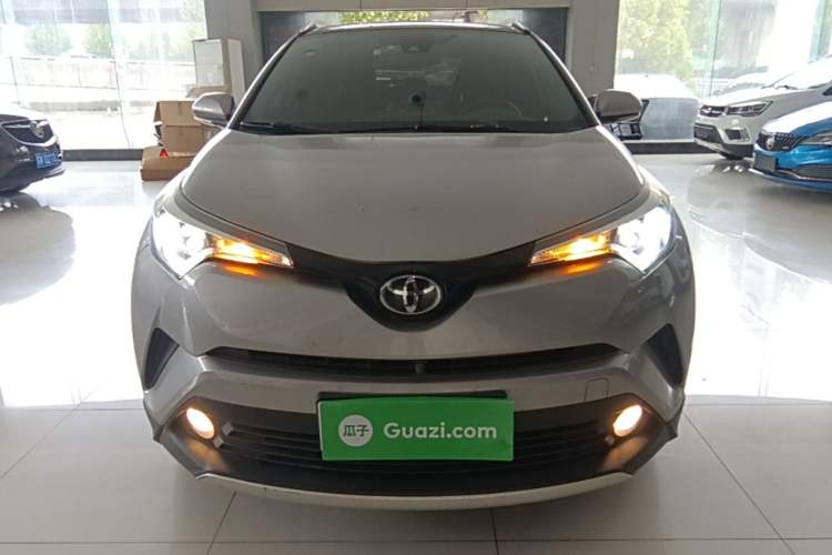 Used Toyota IZOA 2018 2.0L Yichi Version China VI Standard Front