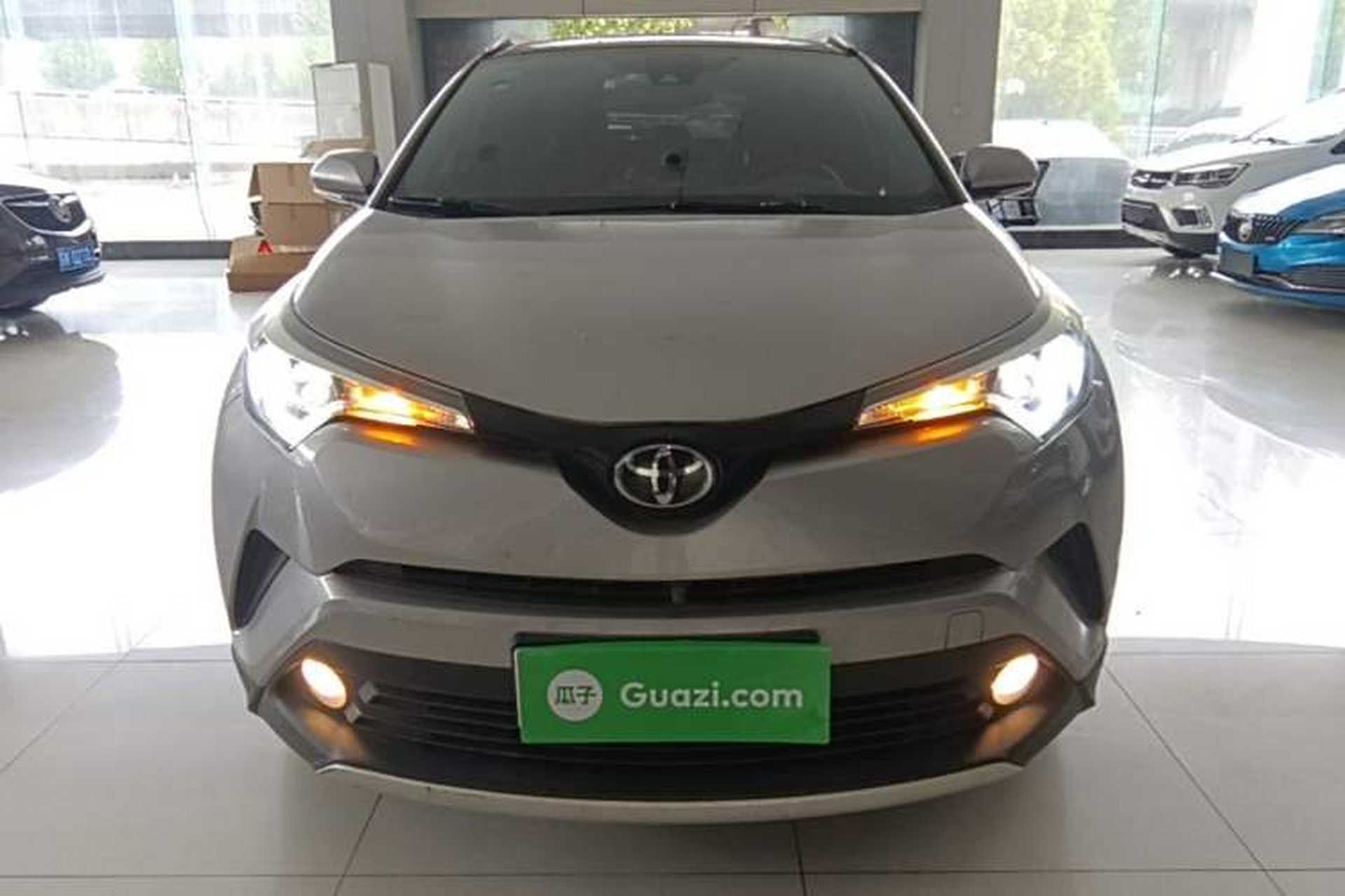Used Toyota IZOA 2018 2.0L Yichi Version China VI Standard Front