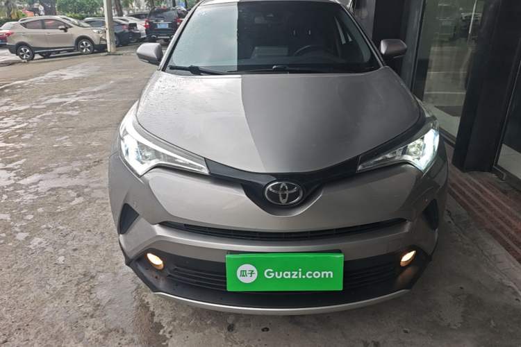 Used Toyota IZOA 2018 2.0L Yichi Version China VI Standard Front