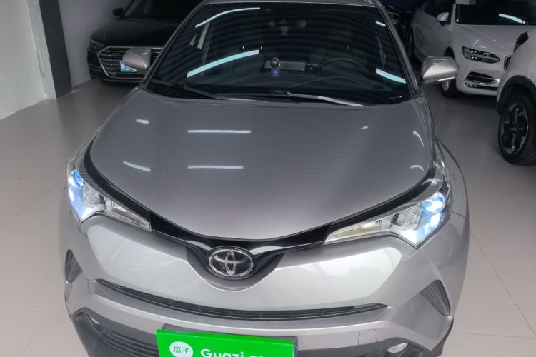Used Toyota IZOA 2018 2.0L Yichi Version China VI Standard Front