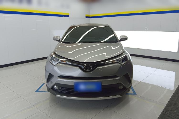 Used Toyota IZOA 2018 2.0L Yichi Version China VI Standard Front