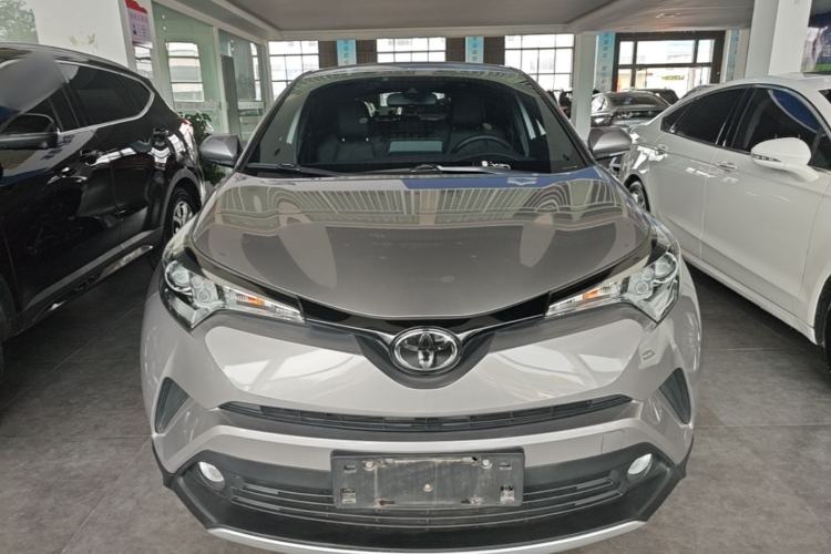 Used Toyota IZOA 2018 2.0L Yichi Version China VI Standard Front
