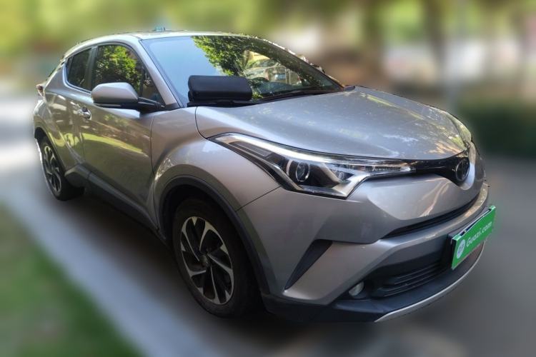 Used Toyota IZOA 2018 2.0L Yichi Version China VI Standard Front Right 45 Deg