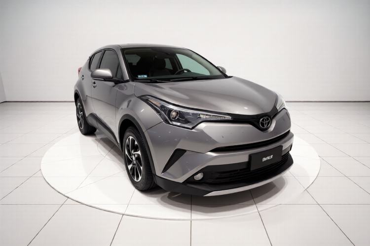 Used Toyota IZOA 2018 2.0L Yichi Version China VI Standard Front Right 45 Deg
