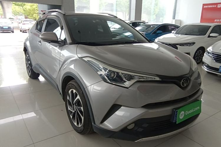 Used Toyota IZOA 2018 2.0L Yichi Version China VI Standard Front Right 45 Deg
