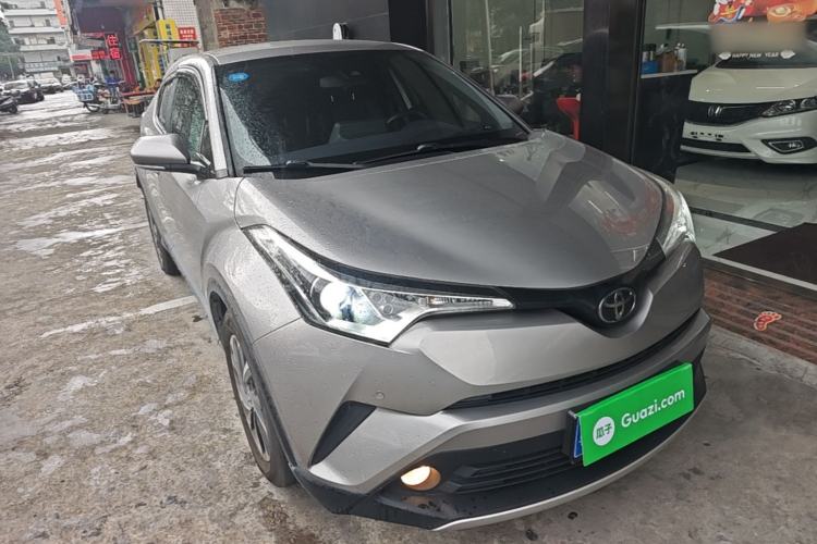 Used Toyota IZOA 2018 2.0L Yichi Version China VI Standard Front Right 45 Deg