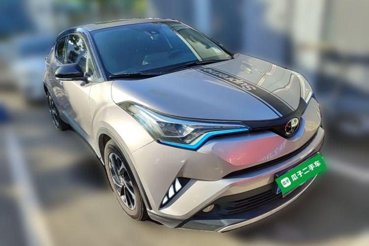 Used Toyota IZOA 2018 2.0L Yixuan Sunroof Version China V Standard Front Right 45 Deg