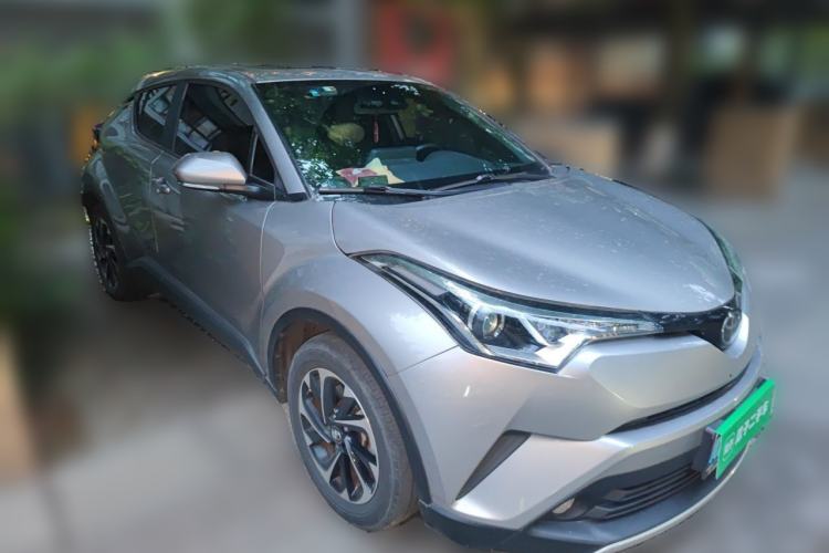 Used Toyota IZOA 2018 2.0L Yichi Version China VI Standard Front Right 45 Deg