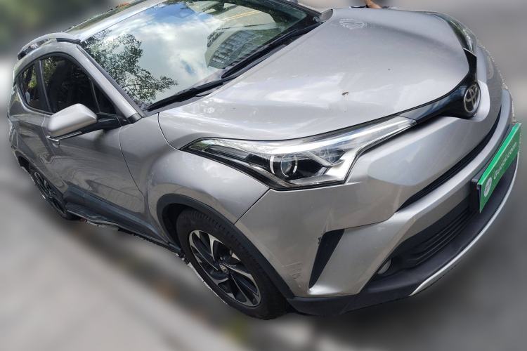 Used Toyota IZOA 2018 2.0L Yichi Edition China V Standard Front Right 45 Deg