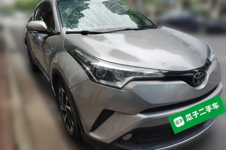 Used Toyota IZOA 2018 2.0L Yixuan Sunroof Version China VI Standard Front Right 45 Deg