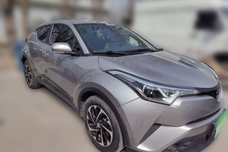 Used Toyota IZOA 2018 2.0L Yichi Version China VI Standard Front Right 45 Deg