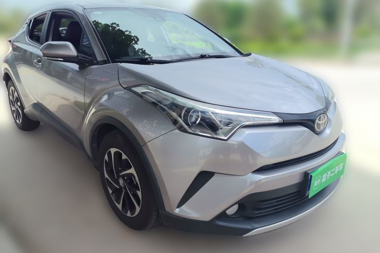 Used Toyota IZOA 2018 2.0L Yichi Edition China V Standard Front Right 45 Deg