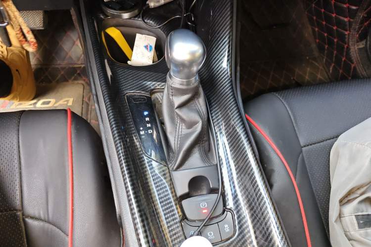 Used Toyota IZOA 2018 2.0L Yidong Version China V Standard Gear Lever