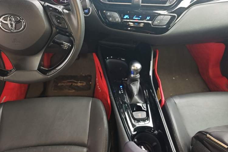 Used Toyota IZOA 2018 2.0L Yichi Version China VI Standard Gear Lever