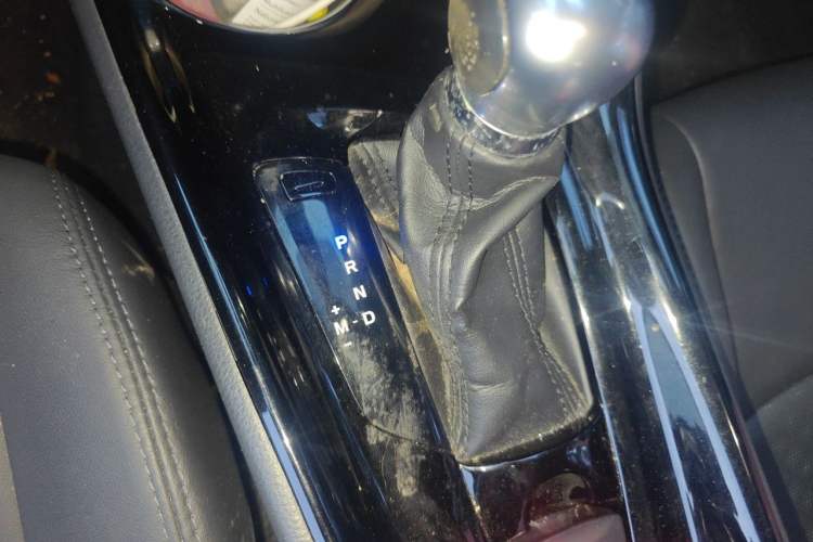 Used Toyota IZOA 2018 2.0L Yichi Edition China V Standard Gear Lever
