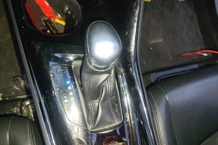 Used Toyota IZOA 2018 2.0L Yichi Edition China V Standard Gear Lever