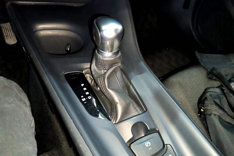 Used Toyota IZOA 2018 2.0L Yidong Version China V Standard Gear Lever
