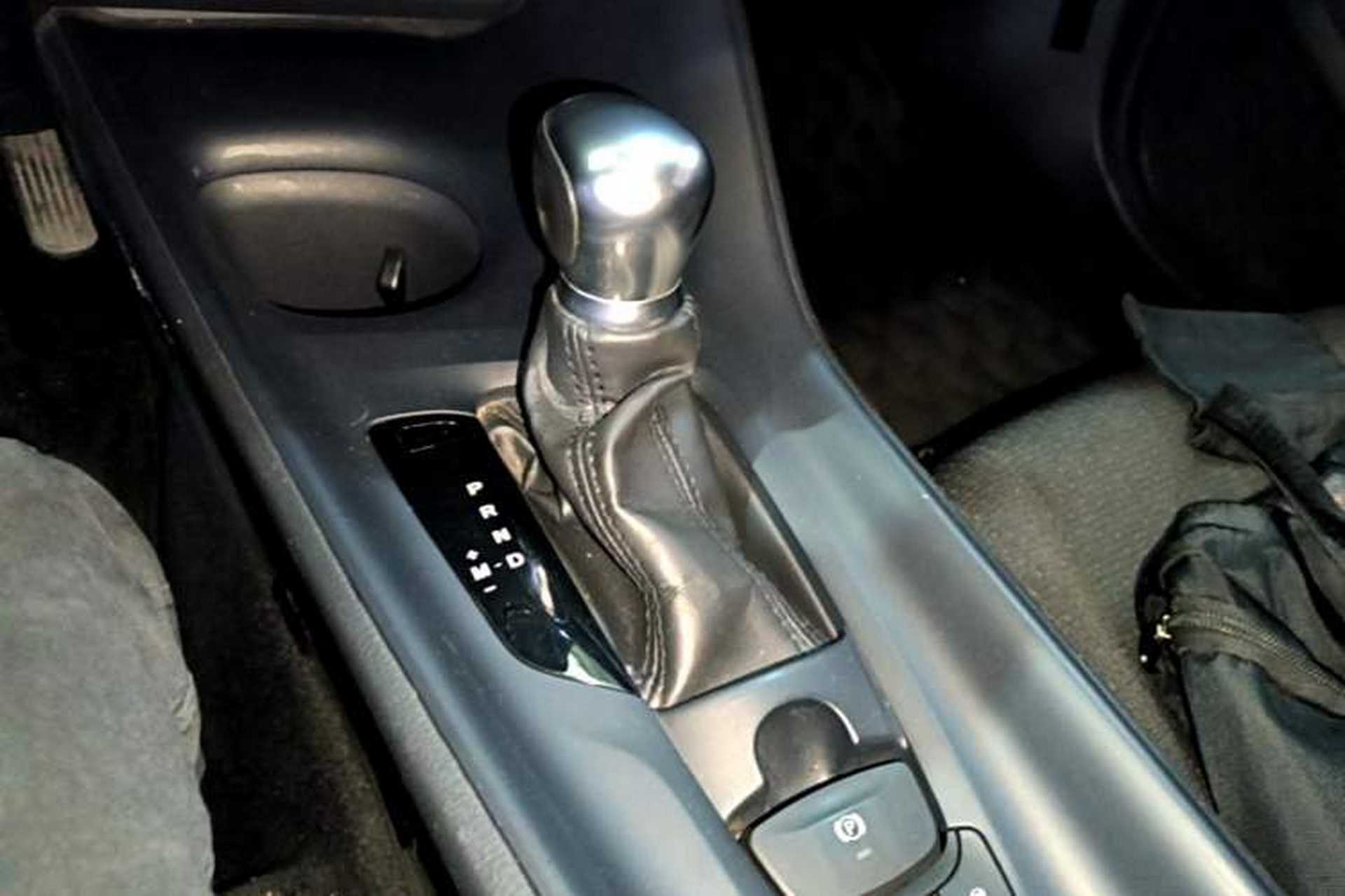 Used Toyota IZOA 2018 2.0L Yidong Version China V Standard Gear Lever