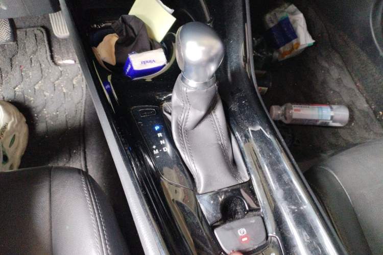 Used Toyota IZOA 2018 2.0L Yichi Edition China V Standard Gear Lever