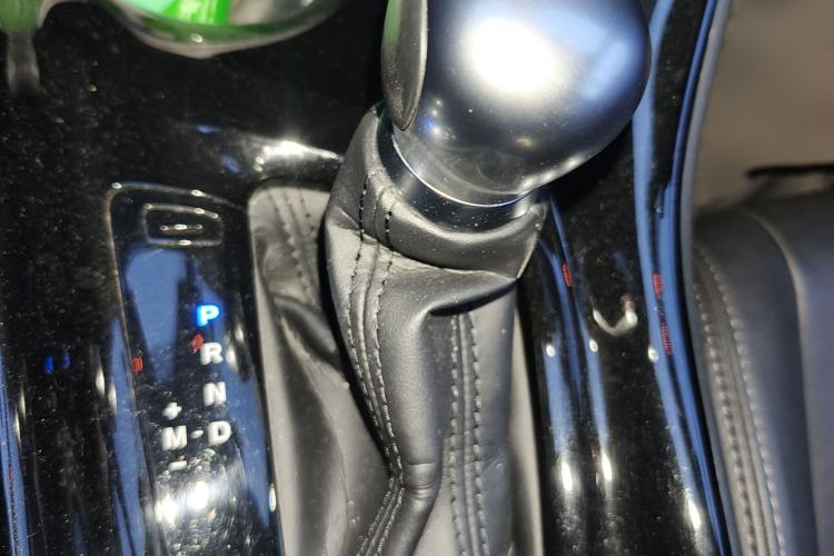 Used Toyota IZOA 2018 2.0L Yichi Edition China V Standard Gear Lever