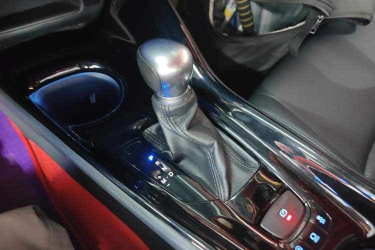 Used Toyota IZOA 2018 2.0L Yichi Edition China V Standard Gear Lever