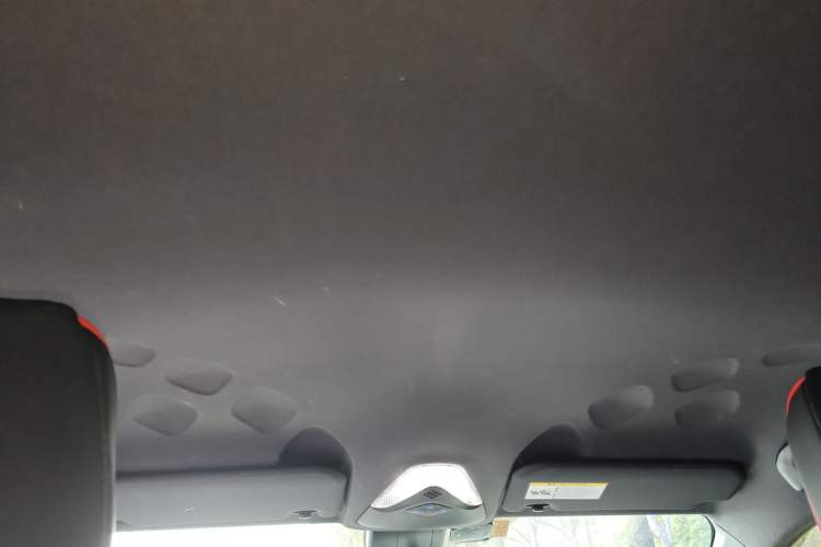 Used Toyota IZOA 2018 2.0L Yidong Version China V Standard Headliner
