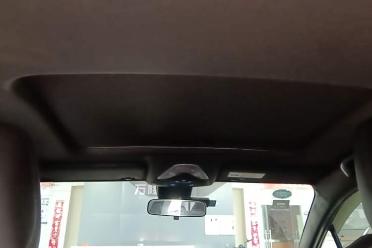 Used Toyota IZOA 2018 2.0L Yichi Version China VI Standard Headliner