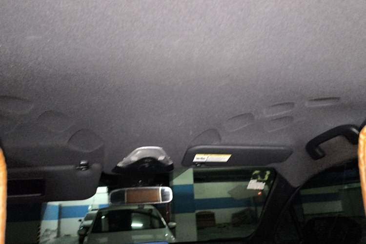 Used Toyota IZOA 2018 2.0L Yichi Version China VI Standard Headliner