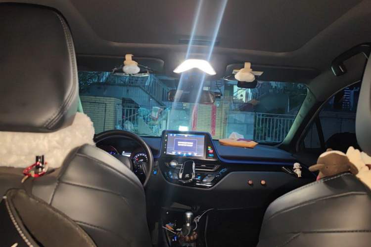 Used Toyota IZOA 2018 2.0L Yichi Version China VI Standard Headliner
