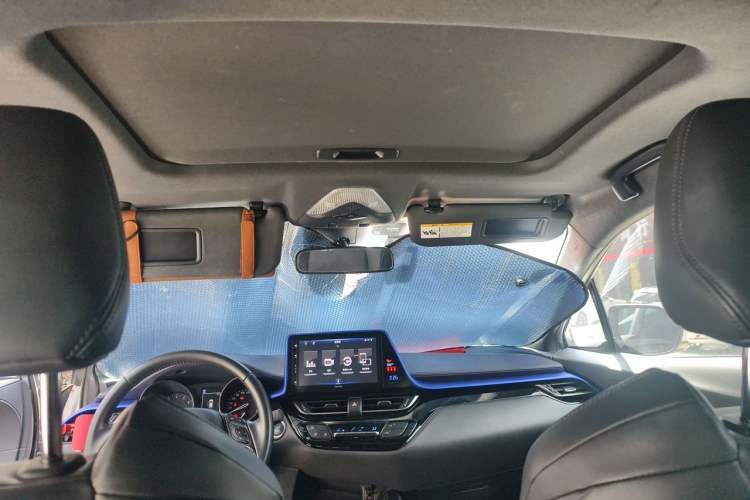 Used Toyota IZOA 2018 2.0L Yichi Version China VI Standard Headliner
