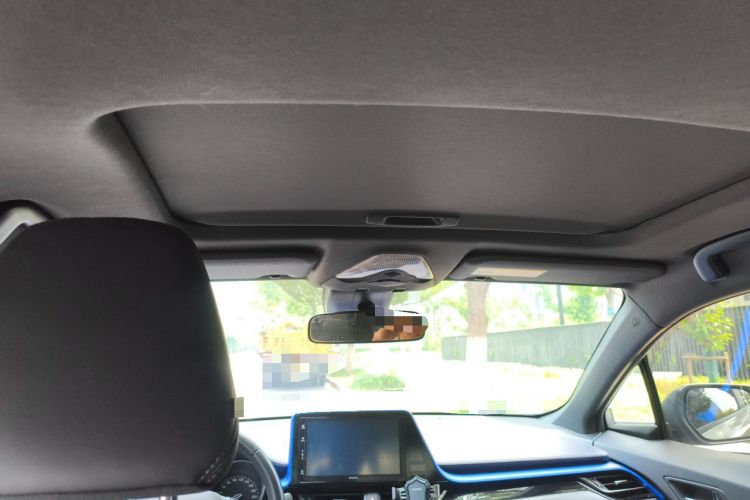 Used Toyota IZOA 2018 2.0L Yichi Version China VI Standard Headliner