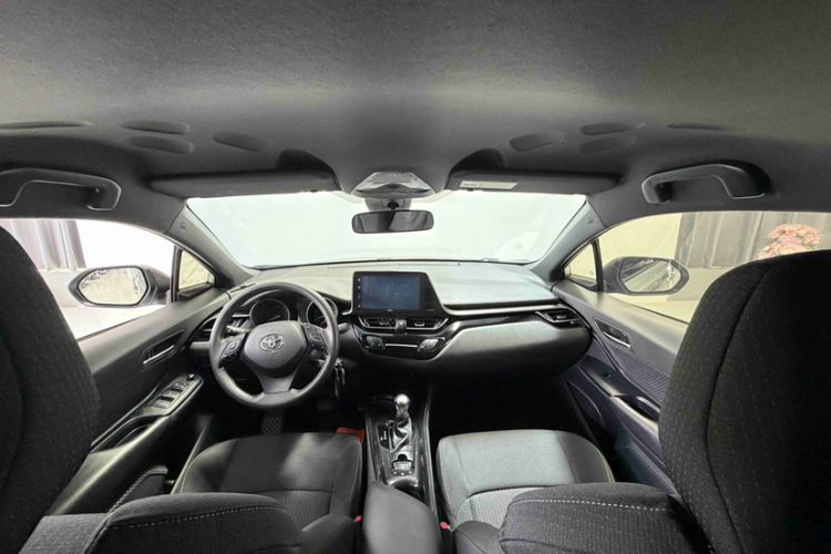 Used Toyota IZOA 2018 2.0L Yidong Version China V Standard Headliner