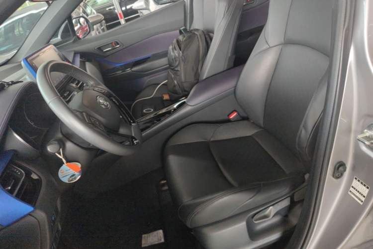 Used Toyota IZOA 2018 2.0L Yichi Version China VI Standard Interior 2