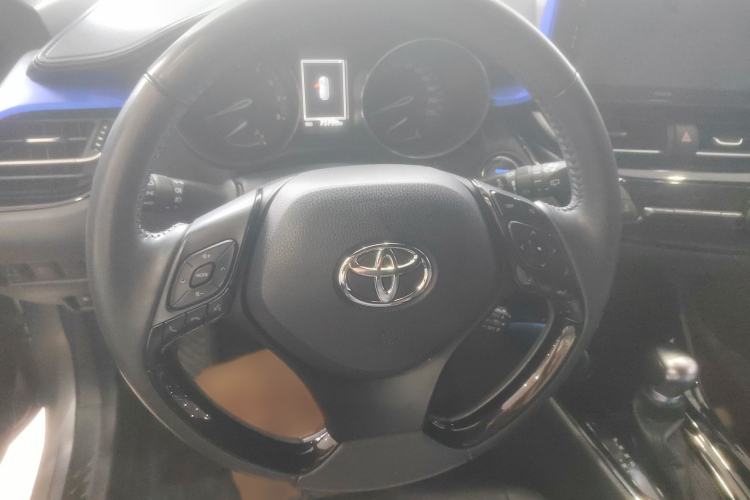 Used Toyota IZOA 2018 2.0L Yichi Version China VI Standard Interior 2