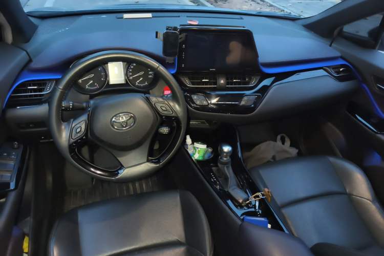 Used Toyota IZOA 2018 2.0L Yichi Edition China V Standard Interior 2