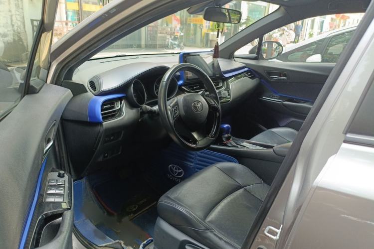 Used Toyota IZOA 2018 2.0L Yichi Edition China V Standard Interior 3